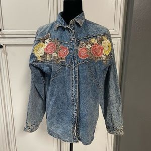 Vintage Pretty Bleu denim floral embellished studded 80s Western blouse shirt